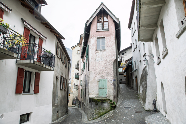 Narrow Alleyways